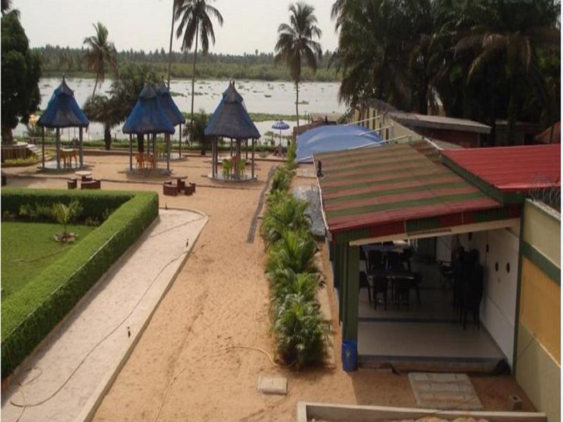Whispering Palms Resort Magbon Esterno foto