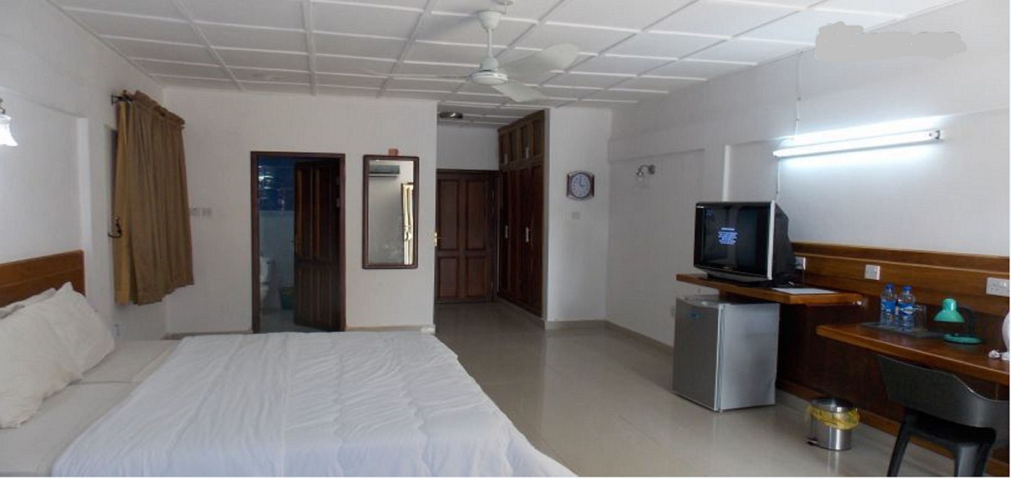 Whispering Palms Resort Magbon Esterno foto